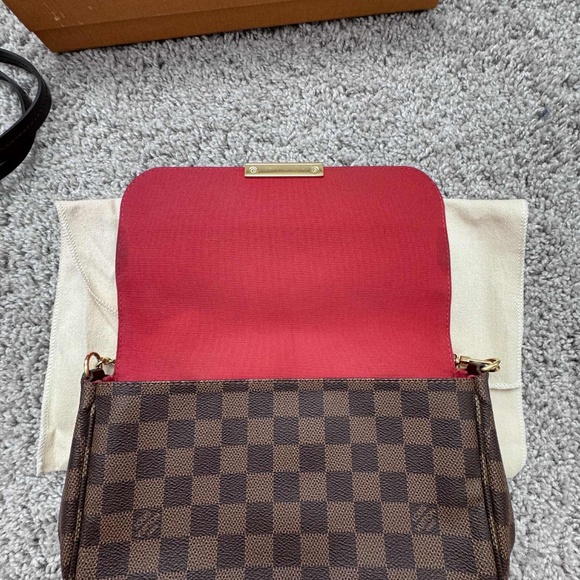 Louis Vuitton Damier Ebene Favorite MM - Picture 5 of 13